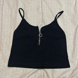 Black crop top with zipper at the chest
